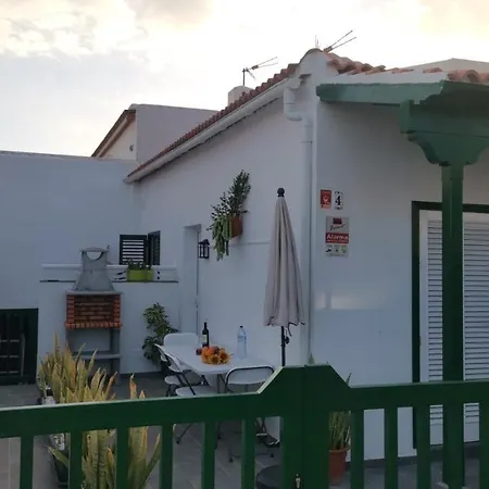 Con Jacuzzi Climatizado, Barbacoa Y Cerca De La Playa Hébergement de vacances *