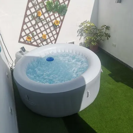 Σπίτι διακοπών Con Jacuzzi Climatizado, Barbacoa Y Cerca De La Playa Abades (Tenerife)