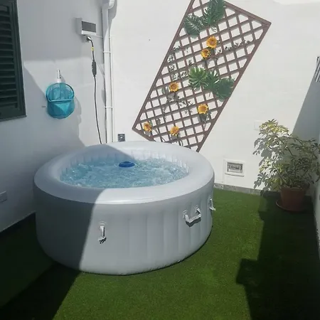 Con Jacuzzi Climatizado, Barbacoa Y Cerca De La Playa Hébergement de vacances