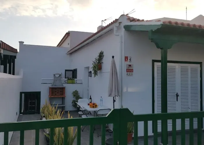 Con Jacuzzi Climatizado, Barbacoa Y Cerca De La Playa بيت للعطل *