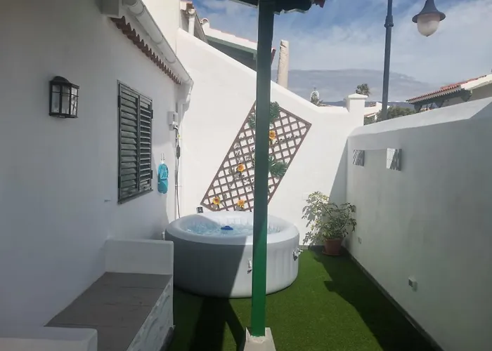 Con Jacuzzi Climatizado, Barbacoa Y Cerca De La Playa بيت للعطل Abades (Tenerife)