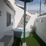 Con Jacuzzi Climatizado, Barbacoa Y Cerca De La Playa Сasa de vacaciones Abades (Tenerife)